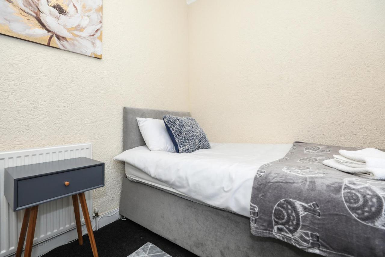 Modern Guest House - Central Inverness - Complimentary Snacks - Free Parking Esterno foto