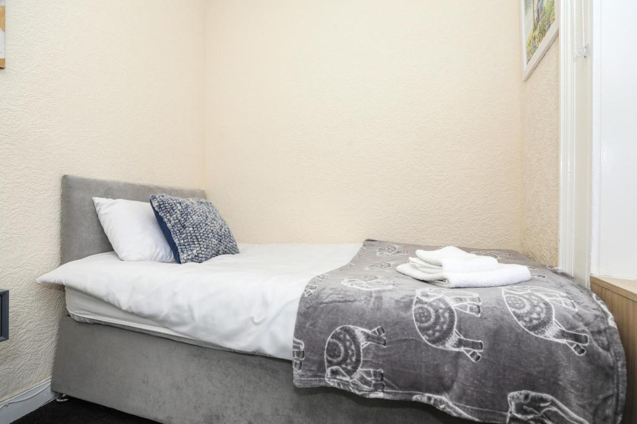 Modern Guest House - Central Inverness - Complimentary Snacks - Free Parking Esterno foto